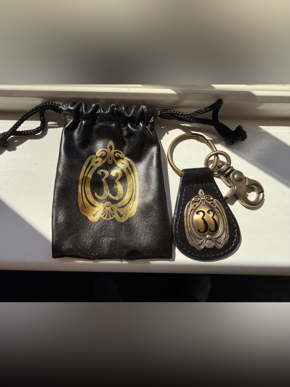 Disneyland Club 33 Leather Key Fob Keychain Antique Brass Logo Crest & Pouch